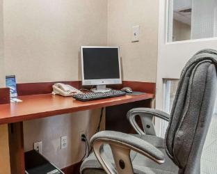 comfort inn mississauga