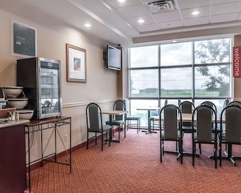 comfort inn mississauga