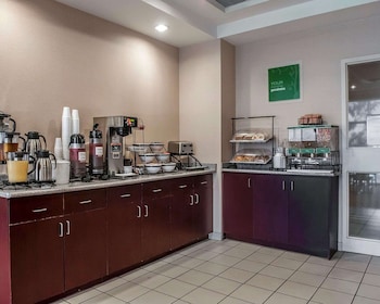 comfort inn mississauga