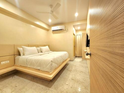 Landcorp Hotels,,3 star