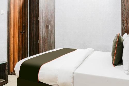 Super Collection O Hotel Day & Night,,3 star