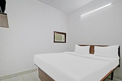 Townhouse Near M2k Cinema Pitampura,,4 star