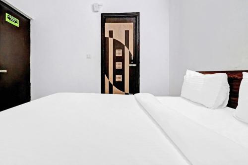 Townhouse Near M2k Cinema Pitampura,,4 star