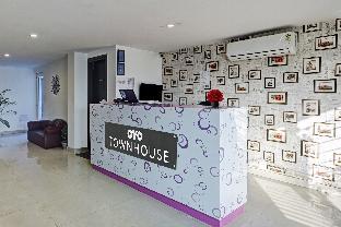 super townhouse tipsyy near bestech central square mall