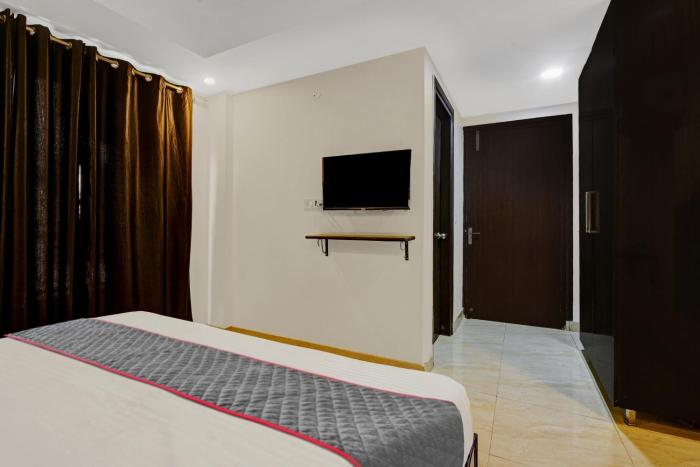 super townhouse tipsyy near bestech central square mall
