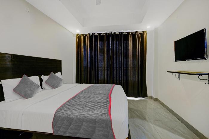 super townhouse tipsyy near bestech central square mall