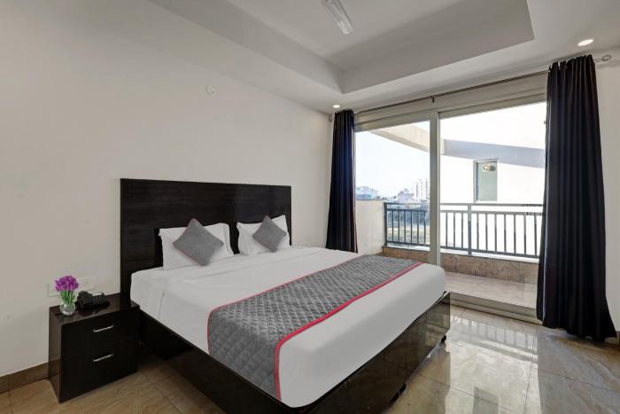 super townhouse tipsyy near bestech central square mall