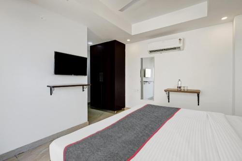 super townhouse tipsyy near bestech central square mall