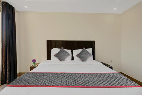 super townhouse tipsyy near bestech central square mall