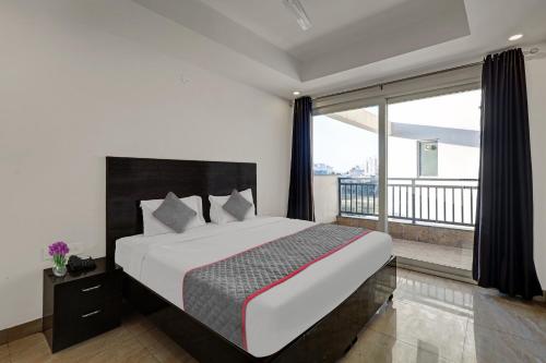 super townhouse tipsyy near bestech central square mall