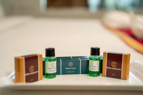 royal plaza glitz inn