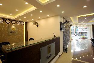 royal plaza glitz inn