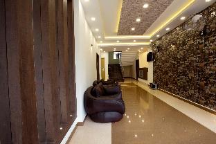 royal plaza glitz inn