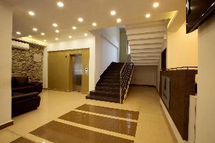 royal plaza glitz inn