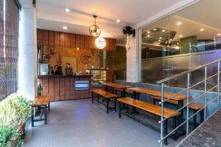 royal plaza glitz inn