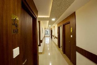 royal plaza glitz inn