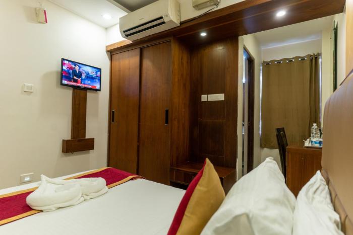 royal plaza glitz inn