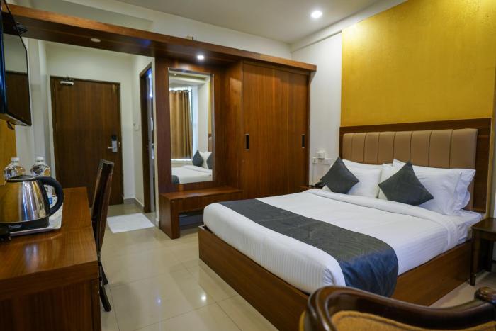 royal plaza glitz inn