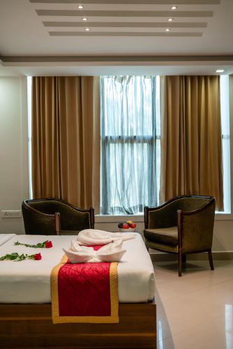 royal plaza glitz inn