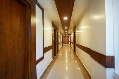 royal plaza glitz inn