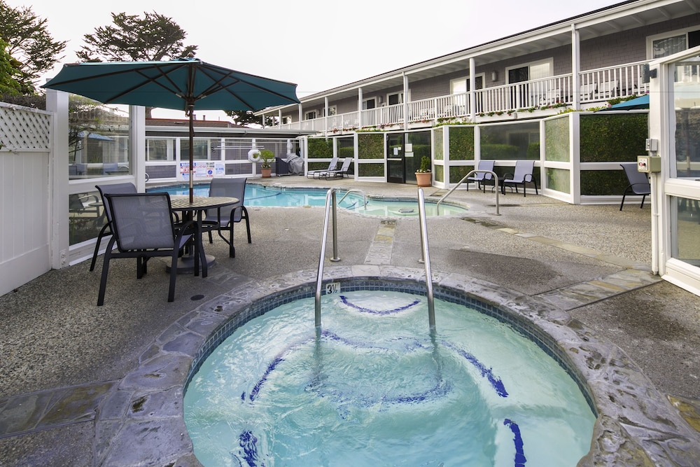 monterey bay lodge