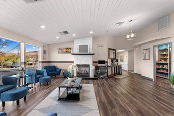 Clarion Pointe Wenatchee,,3 star