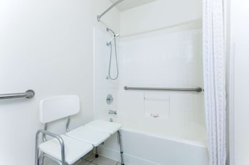super 8 by wyndham montpelier