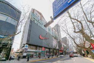 hanting hotel shanghai huaihai zhong road metro station