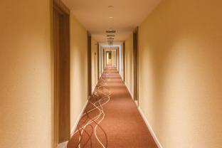 hanting hotel shanghai huaihai zhong road metro station