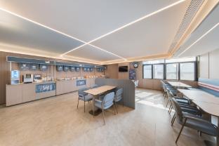 hanting hotel shanghai huaihai zhong road metro station
