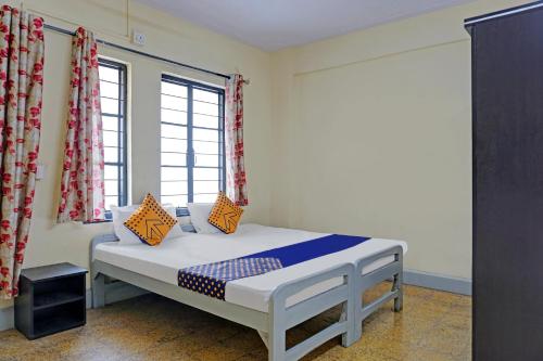 Spot On Hotel Prakash Residency, Near Hanuman Gym Ajmera Colony, Pimpri,,3 star