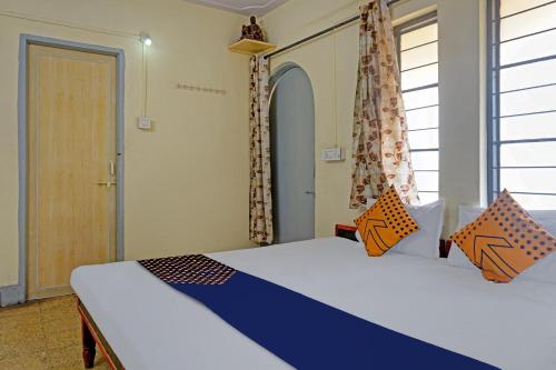 Spot On Hotel Prakash Residency, Near Hanuman Gym Ajmera Colony, Pimpri,,3 star