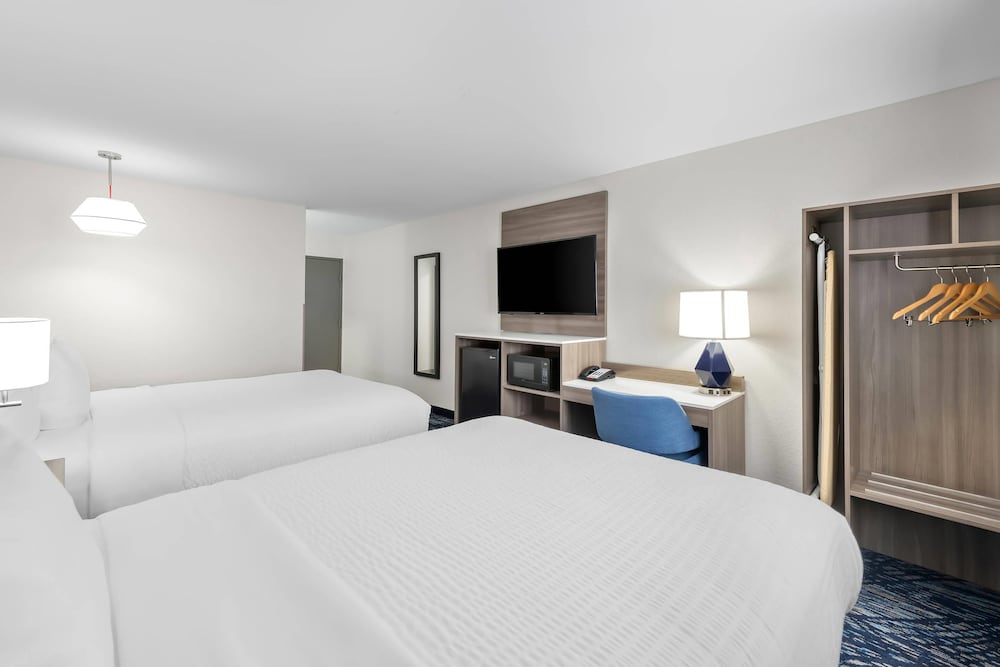 clarion pointe