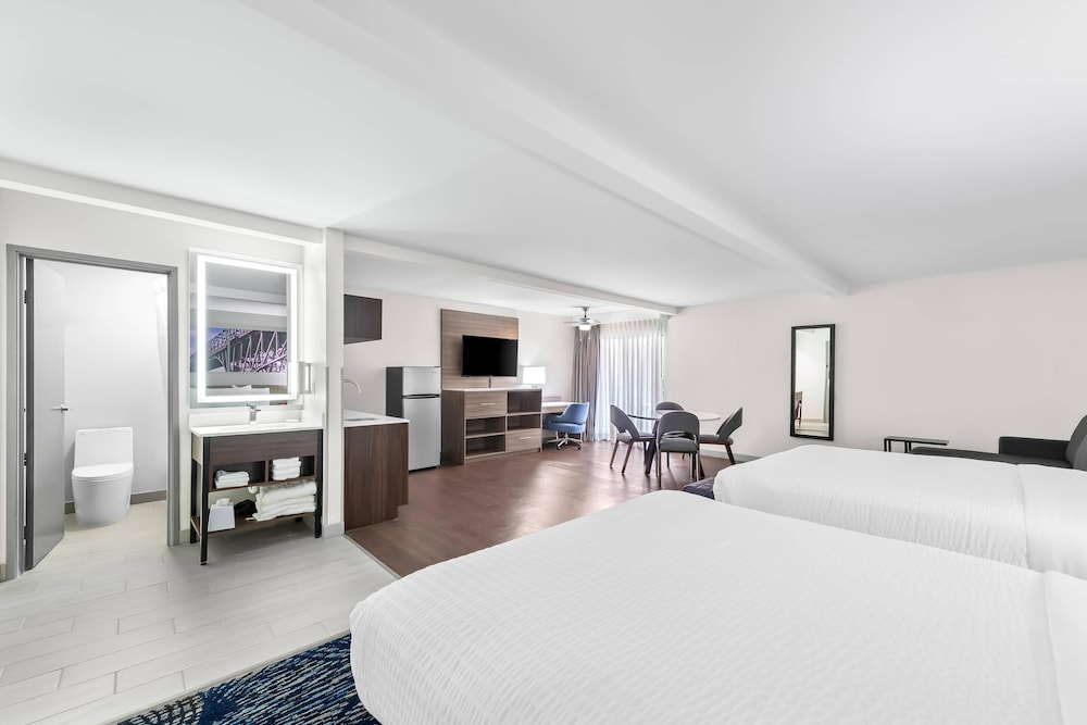 clarion pointe