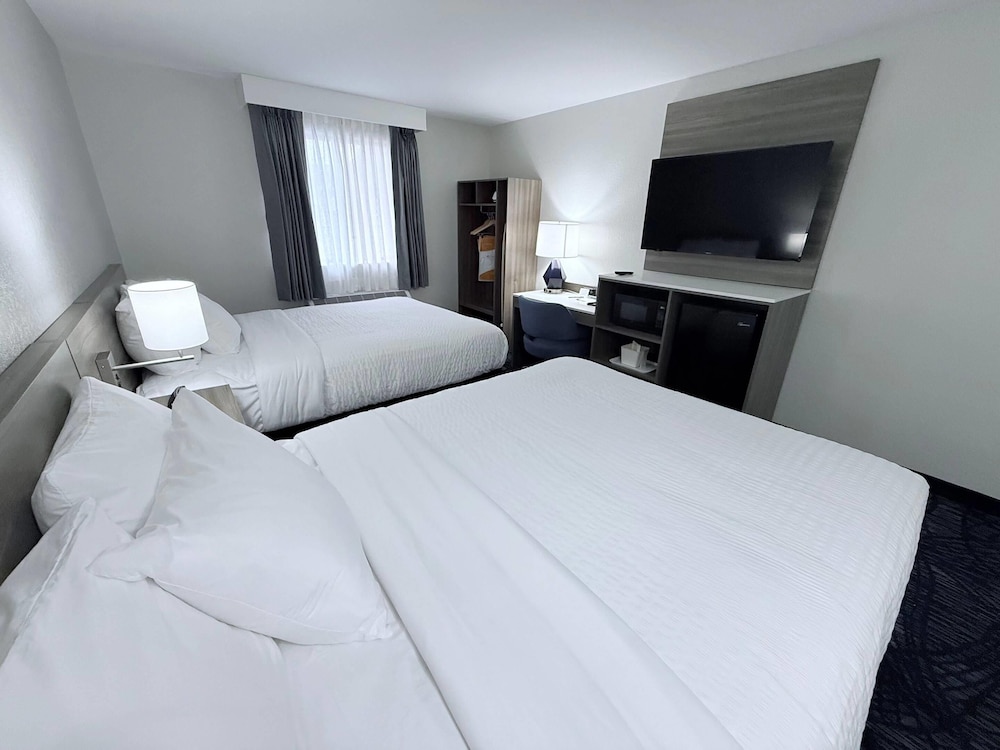 clarion pointe