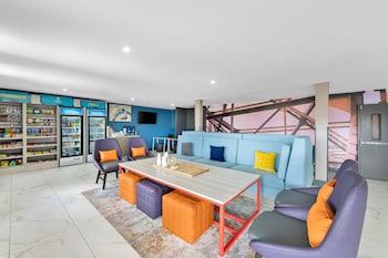 Clarion Pointe,,3 star