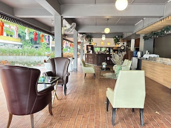 Collection O Khu Mueang Near Tha Phae Gate Formerly Lai Thai Guesthouse,,3 star