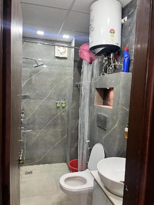 ugf cozy flats bnb 2 bhk flat near airport delhi