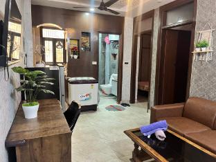 ugf cozy flats bnb 2 bhk flat near airport delhi