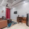 ugf cozy flats bnb 2 bhk flat near airport delhi