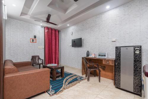 ugf cozy flats bnb 2 bhk flat near airport delhi