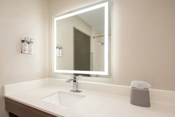 Holiday Inn Express Morgantown By Ihg,Kingwood>>Cheat Lake,3 star