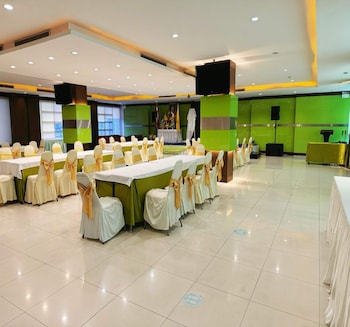 capital o 75514 vasidtee city hotel