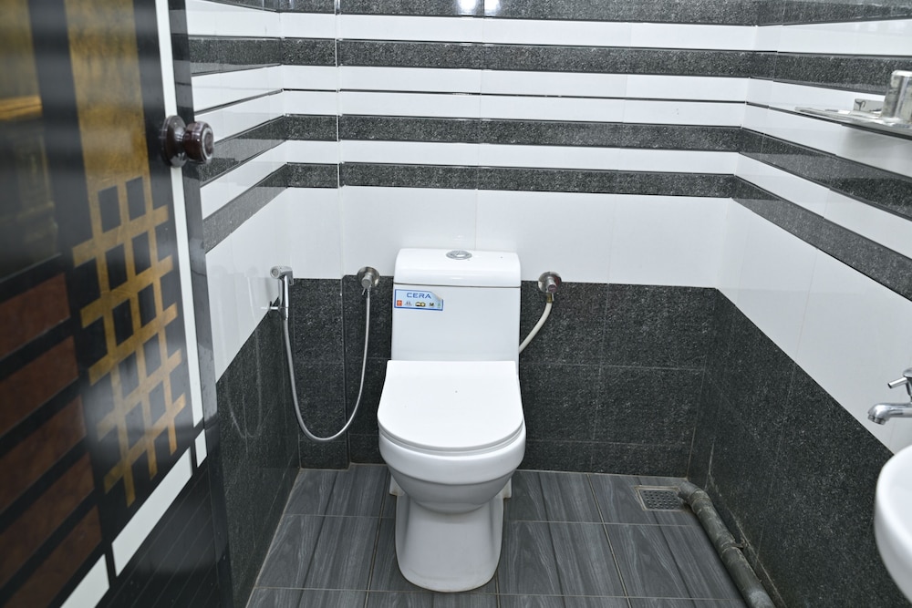 nirupama hotel aluva