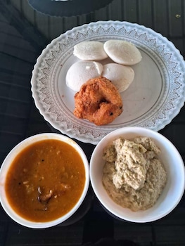 nirupama hotel aluva