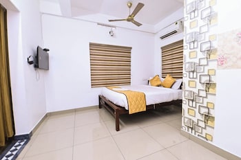 nirupama hotel aluva