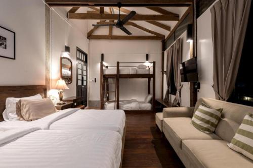 uthai heritage hotel