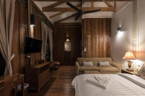uthai heritage hotel