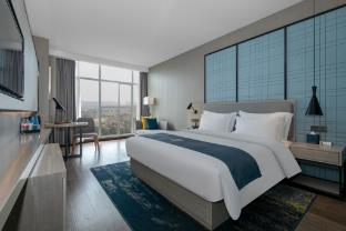 echarm hotel huangshi daye high speed railway station bund capital