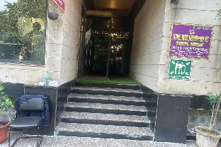 the metropolis guest house near rk ashram metro station